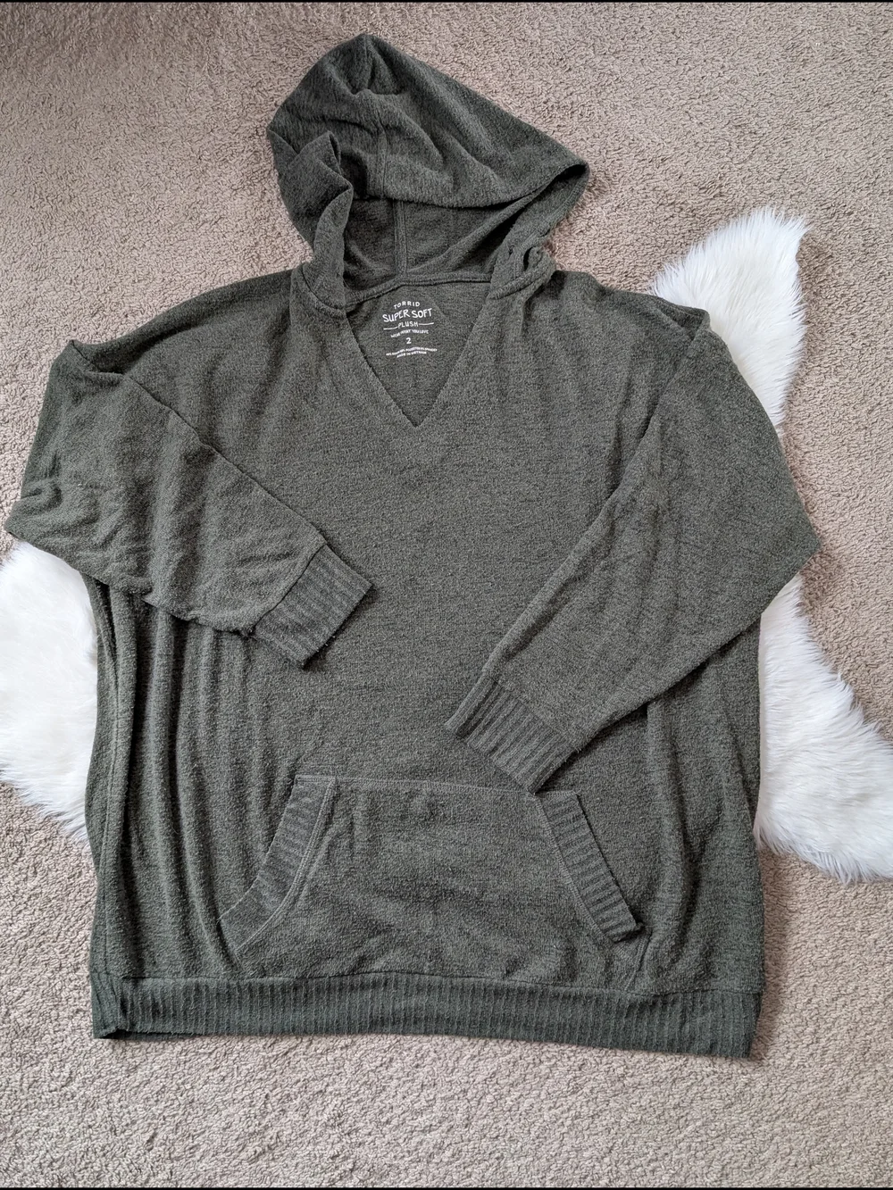 Torrid Super Soft Stretch V-Neck Hoodie Tunic Sweater in Olive Green size 2 (2X)